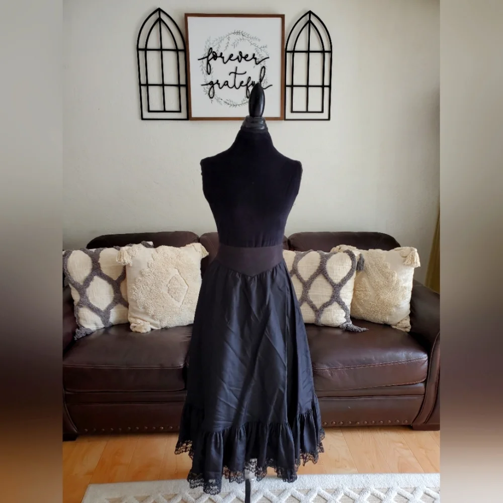Vintage Gunne Sax By Jessica McClintock Black Midi Lace Skirt Size 11 Wednesday